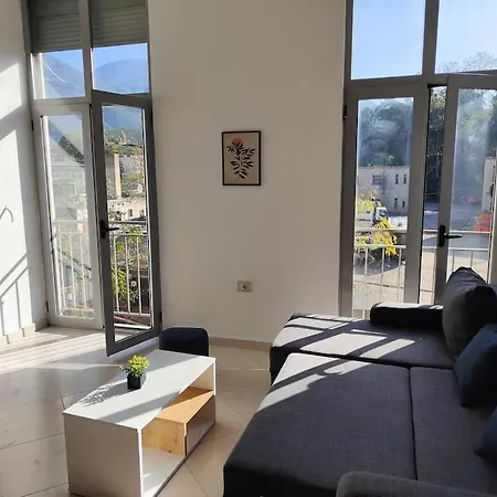 Bright Guest 15 Min By Bus To Center Tirana
