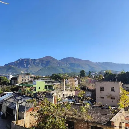 Apartamento Bright Guest 15 Min By Bus To Center Tirana