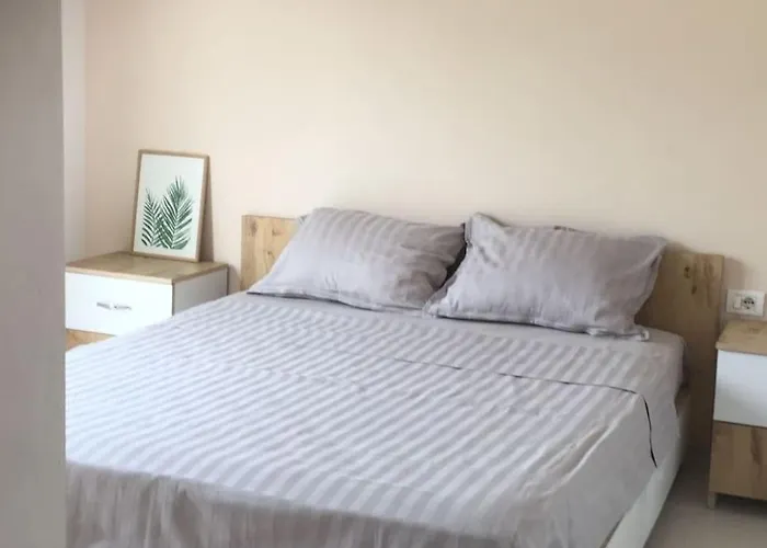 Bright Guest 15 Min By Bus To Center Apartamento