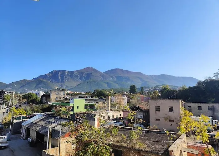 Apartamento Bright Guest 15 Min By Bus To Center Tirana